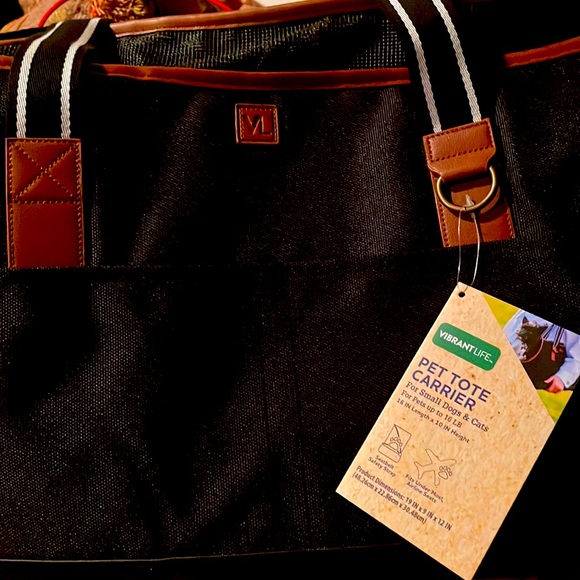 Never been use pet tote carrier was going to use it but never did it’s brand new